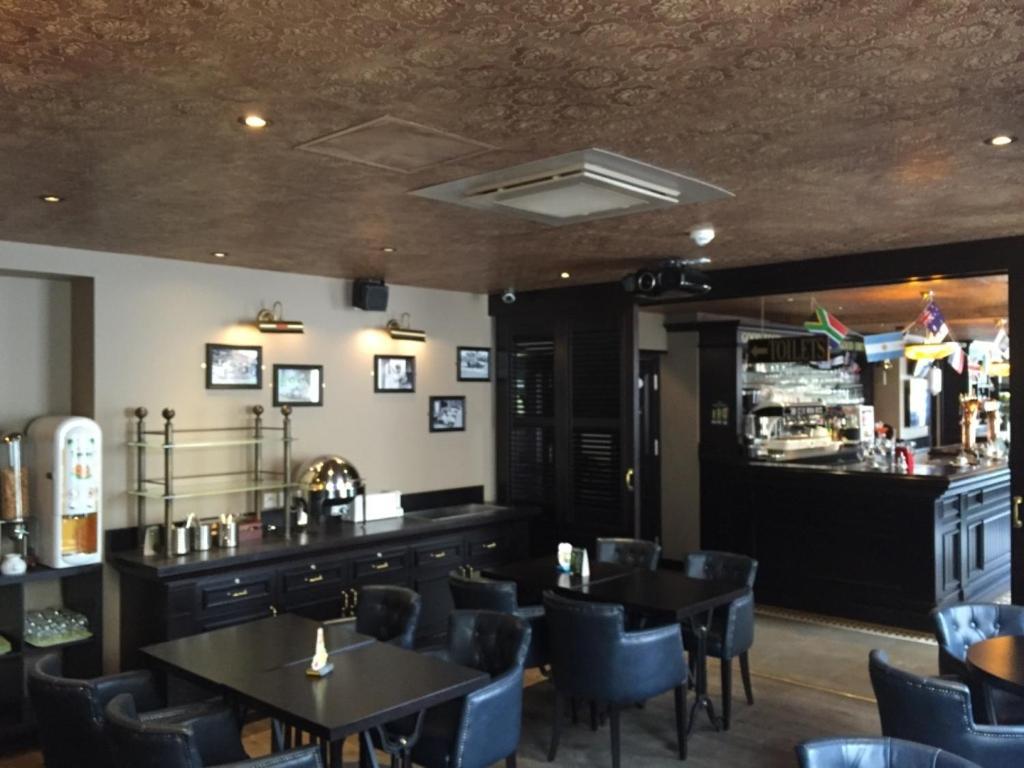 Le Celtic Hotel Le Thillay Luaran gambar