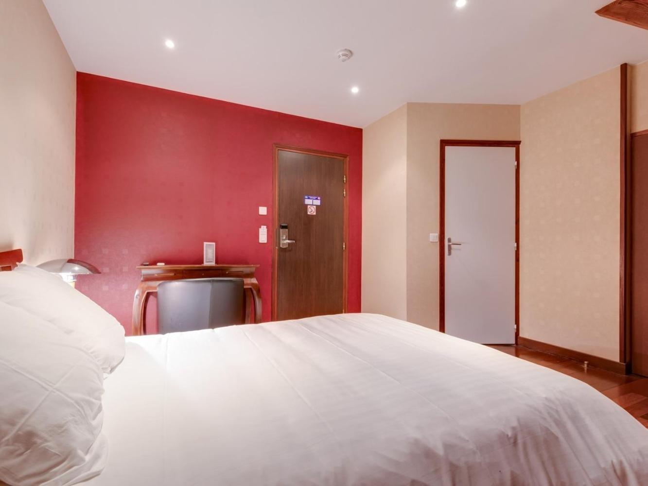 Le Celtic Hotel Le Thillay Bilik gambar