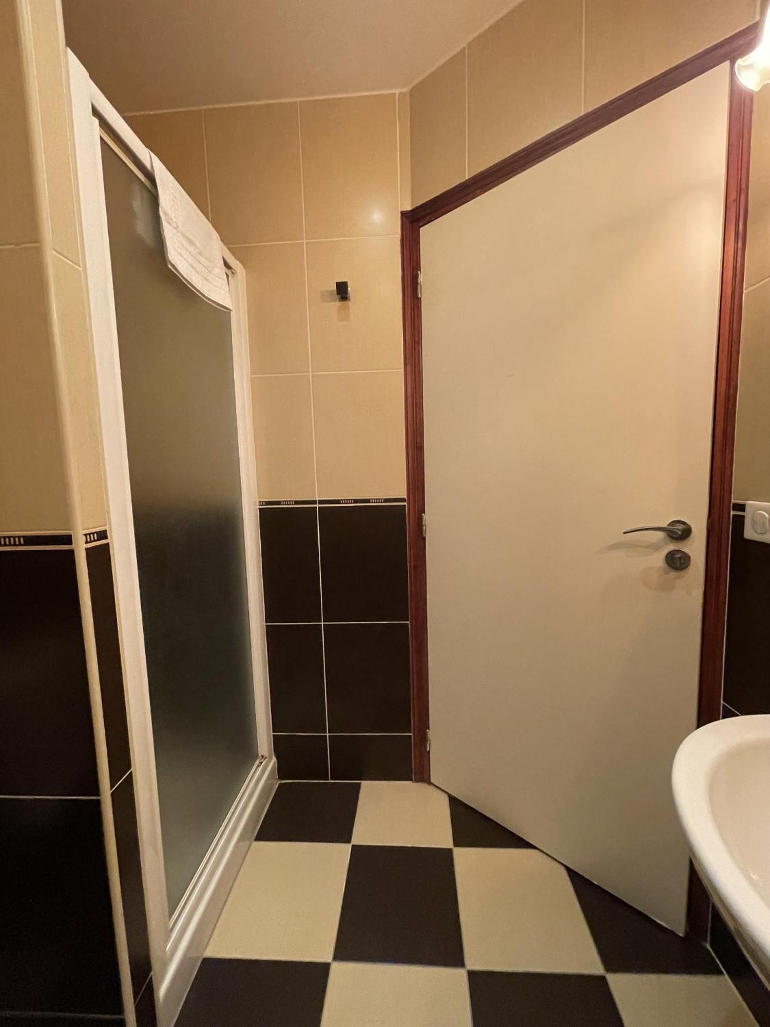 Le Celtic Hotel Le Thillay Bilik gambar