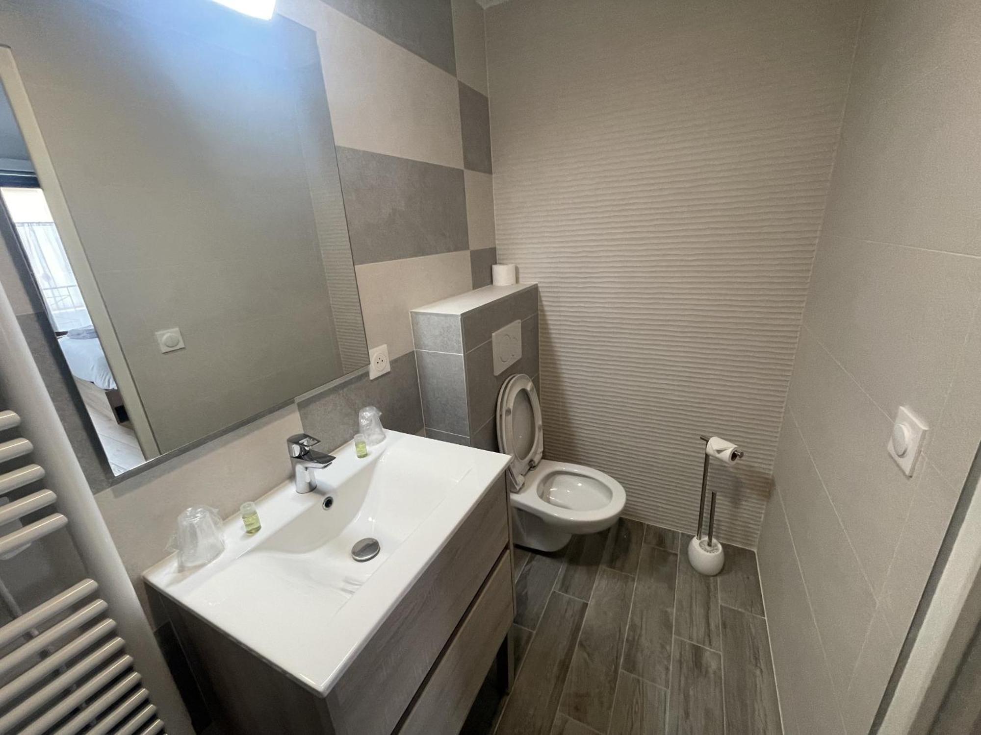 Le Celtic Hotel Le Thillay Bilik gambar